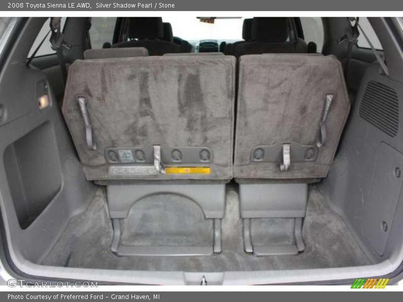  2008 Sienna LE AWD Trunk