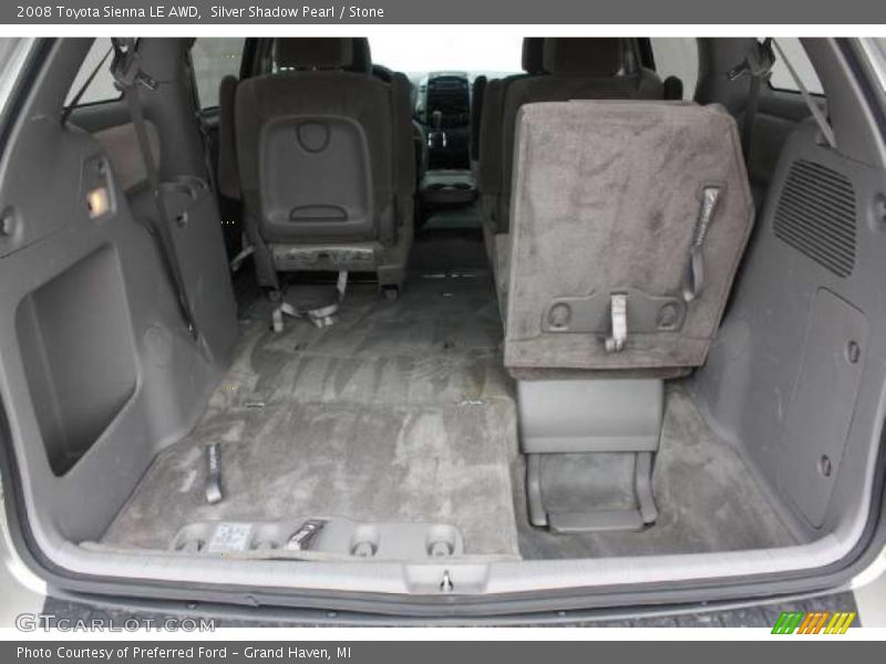  2008 Sienna LE AWD Trunk