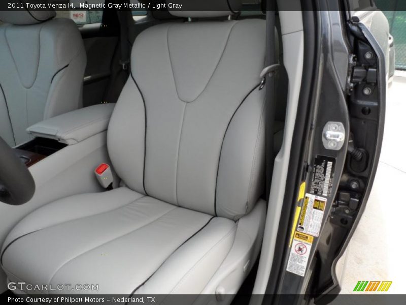 Magnetic Gray Metallic / Light Gray 2011 Toyota Venza I4