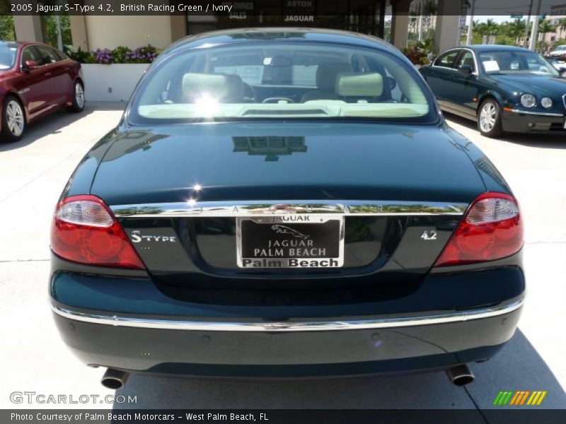 British Racing Green / Ivory 2005 Jaguar S-Type 4.2