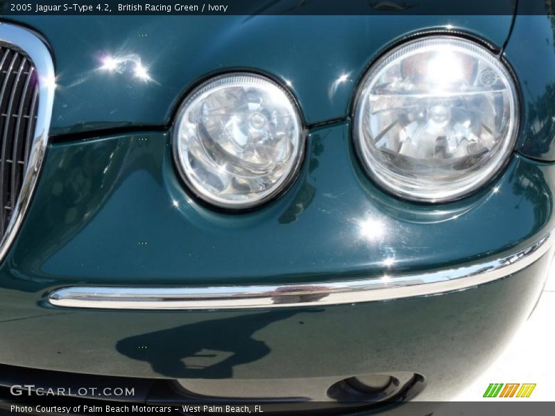British Racing Green / Ivory 2005 Jaguar S-Type 4.2