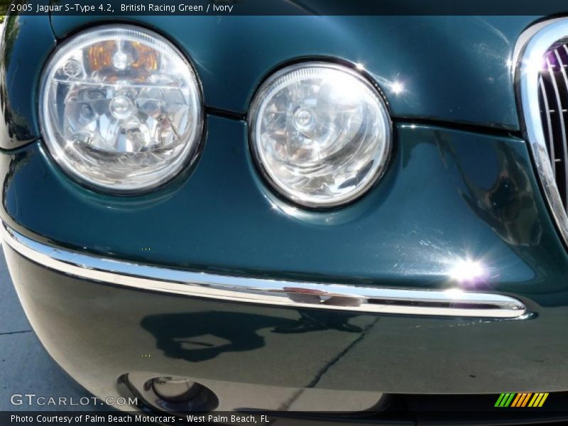 British Racing Green / Ivory 2005 Jaguar S-Type 4.2