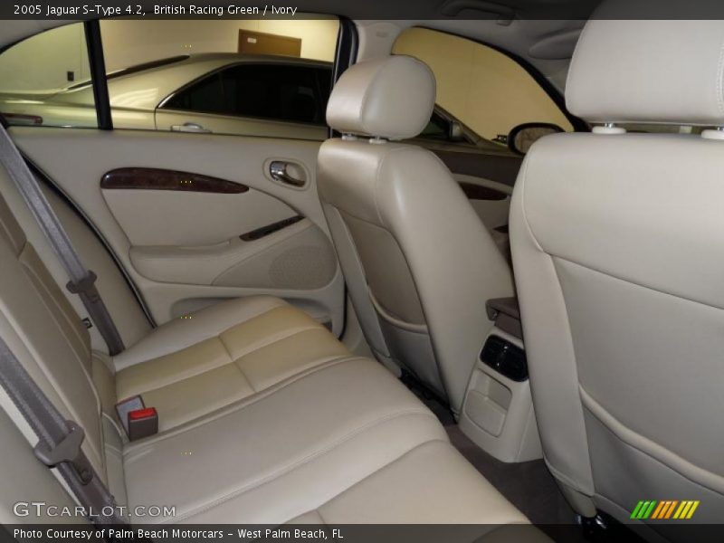 British Racing Green / Ivory 2005 Jaguar S-Type 4.2
