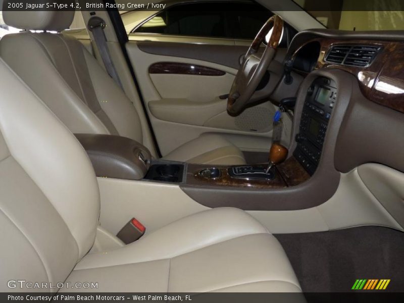 British Racing Green / Ivory 2005 Jaguar S-Type 4.2