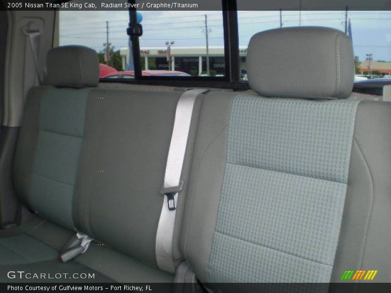 Radiant Silver / Graphite/Titanium 2005 Nissan Titan SE King Cab