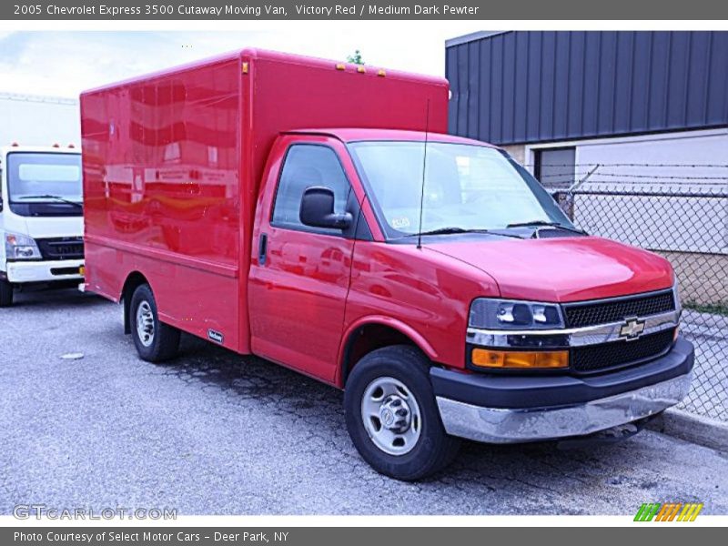 Victory Red / Medium Dark Pewter 2005 Chevrolet Express 3500 Cutaway Moving Van