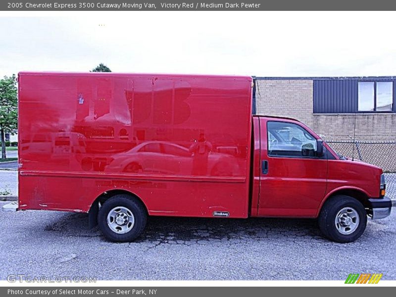 Victory Red / Medium Dark Pewter 2005 Chevrolet Express 3500 Cutaway Moving Van