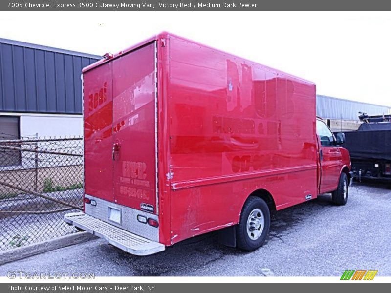 Victory Red / Medium Dark Pewter 2005 Chevrolet Express 3500 Cutaway Moving Van