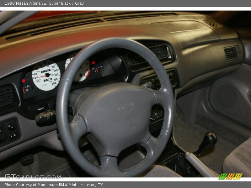 Super Black / Gray 1998 Nissan Altima SE