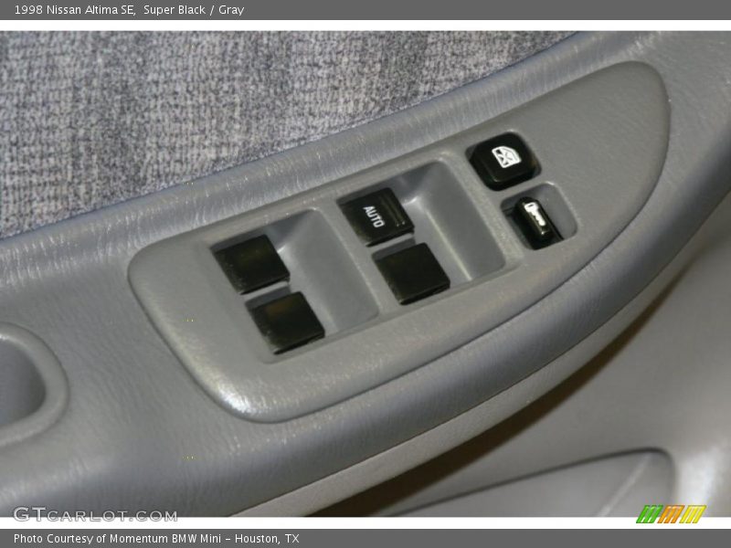 Super Black / Gray 1998 Nissan Altima SE
