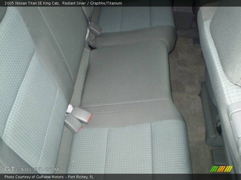Radiant Silver / Graphite/Titanium 2005 Nissan Titan SE King Cab