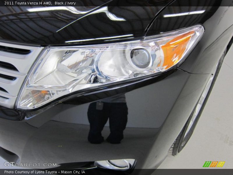 Black / Ivory 2011 Toyota Venza I4 AWD