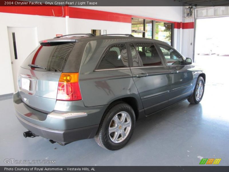 Onyx Green Pearl / Light Taupe 2004 Chrysler Pacifica