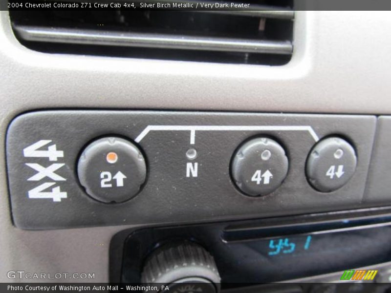 Silver Birch Metallic / Very Dark Pewter 2004 Chevrolet Colorado Z71 Crew Cab 4x4