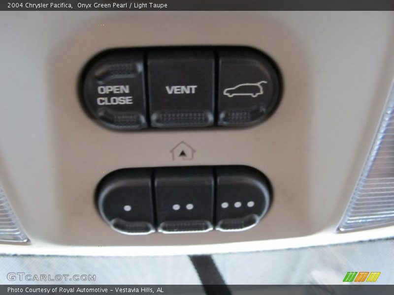 Onyx Green Pearl / Light Taupe 2004 Chrysler Pacifica