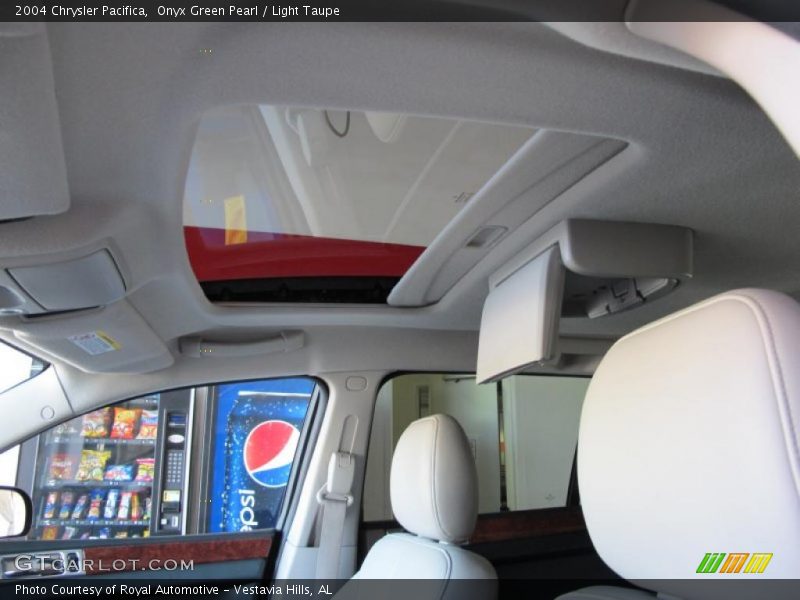 Onyx Green Pearl / Light Taupe 2004 Chrysler Pacifica