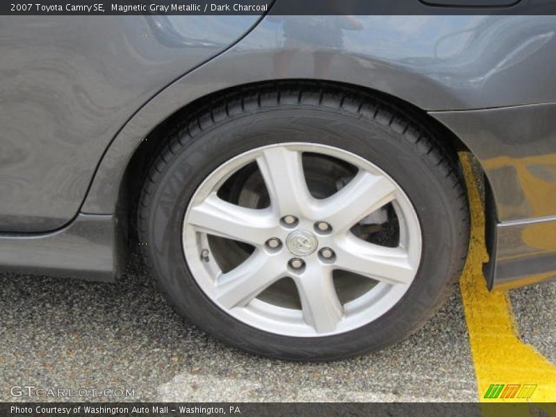 Magnetic Gray Metallic / Dark Charcoal 2007 Toyota Camry SE