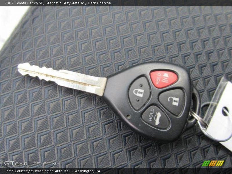 Magnetic Gray Metallic / Dark Charcoal 2007 Toyota Camry SE