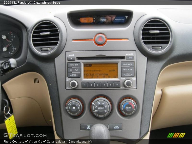 Clear White / Beige 2009 Kia Rondo LX