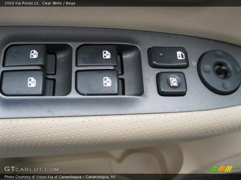 Clear White / Beige 2009 Kia Rondo LX