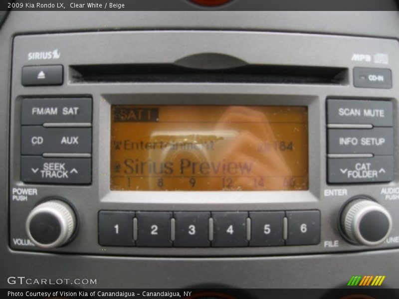 Clear White / Beige 2009 Kia Rondo LX