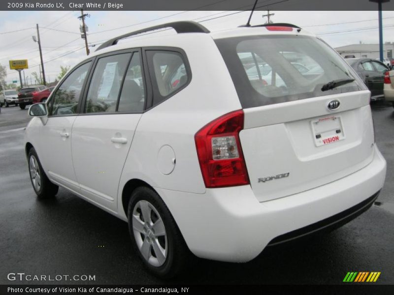 Clear White / Beige 2009 Kia Rondo LX