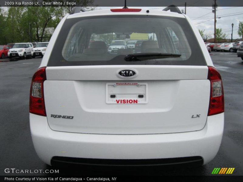 Clear White / Beige 2009 Kia Rondo LX