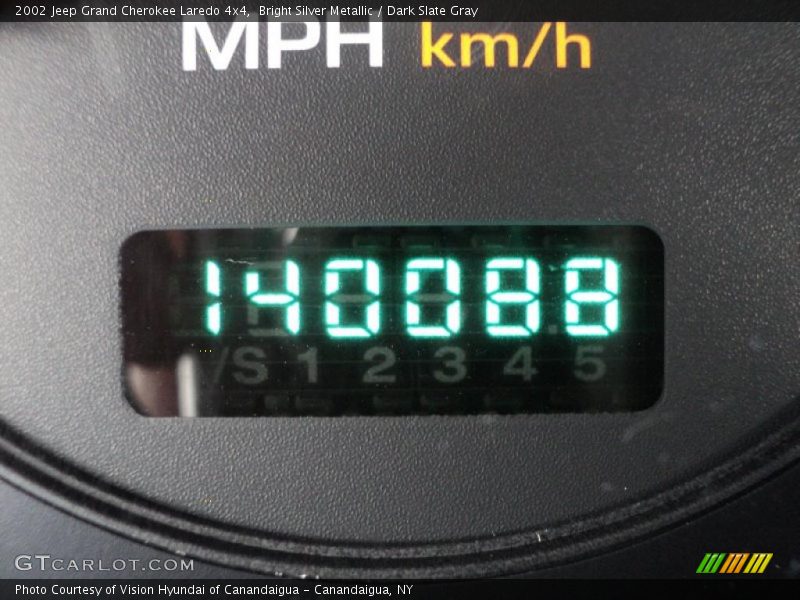 Bright Silver Metallic / Dark Slate Gray 2002 Jeep Grand Cherokee Laredo 4x4