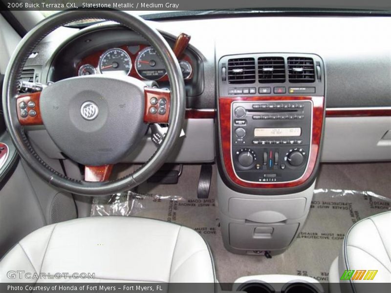 Dashboard of 2006 Terraza CXL