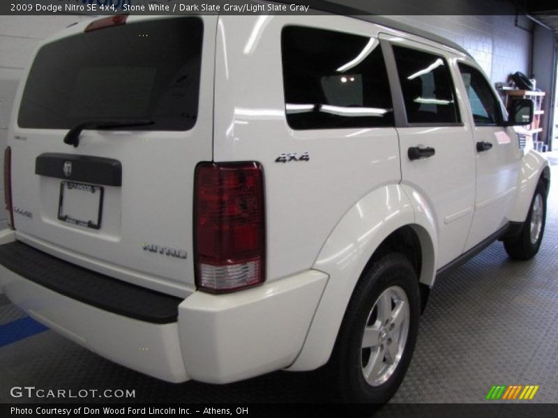 Stone White / Dark Slate Gray/Light Slate Gray 2009 Dodge Nitro SE 4x4