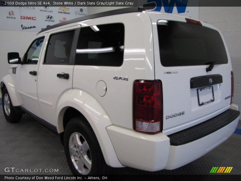 Stone White / Dark Slate Gray/Light Slate Gray 2009 Dodge Nitro SE 4x4