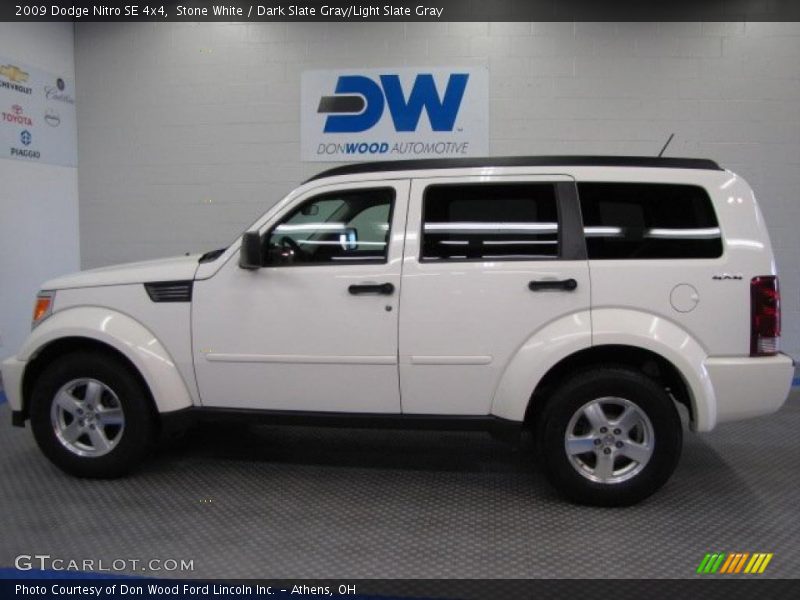 Stone White / Dark Slate Gray/Light Slate Gray 2009 Dodge Nitro SE 4x4