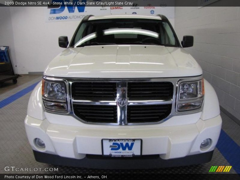 Stone White / Dark Slate Gray/Light Slate Gray 2009 Dodge Nitro SE 4x4