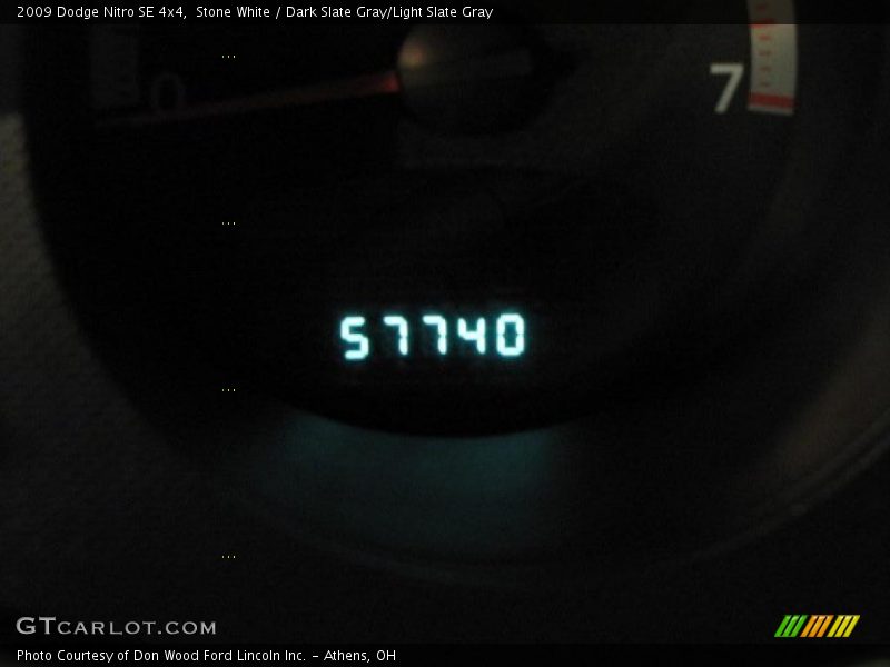 Stone White / Dark Slate Gray/Light Slate Gray 2009 Dodge Nitro SE 4x4