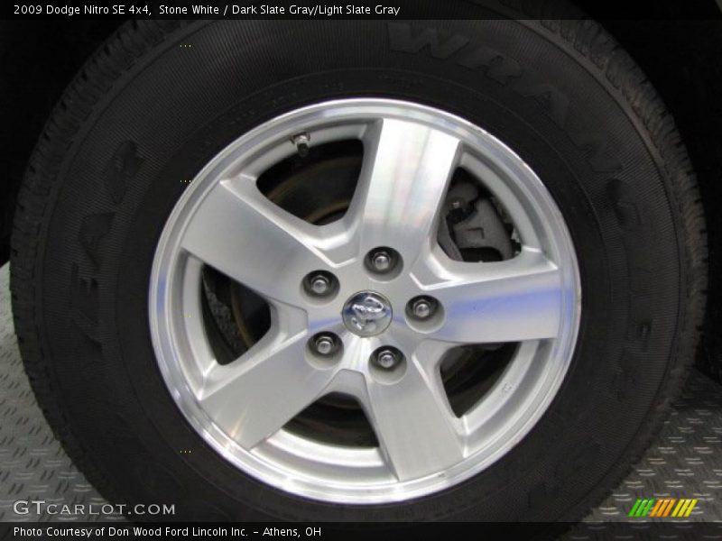 Stone White / Dark Slate Gray/Light Slate Gray 2009 Dodge Nitro SE 4x4