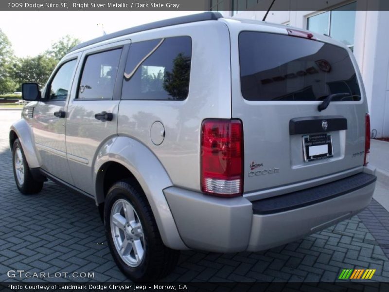 Bright Silver Metallic / Dark Slate Gray 2009 Dodge Nitro SE