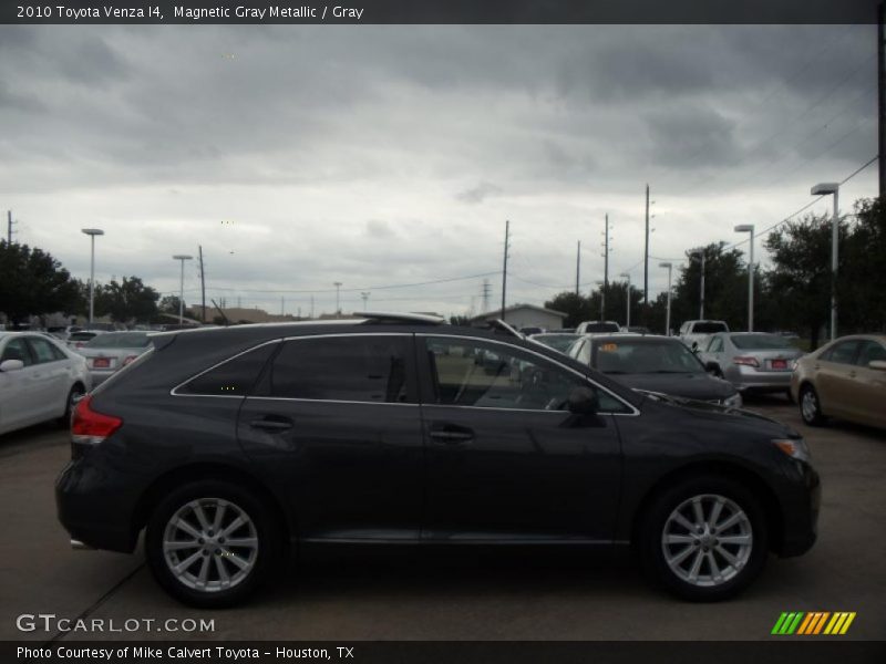 Magnetic Gray Metallic / Gray 2010 Toyota Venza I4
