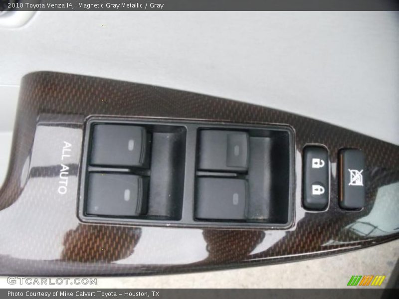 Magnetic Gray Metallic / Gray 2010 Toyota Venza I4