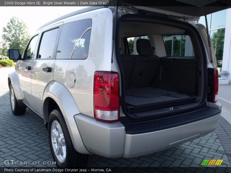Bright Silver Metallic / Dark Slate Gray 2009 Dodge Nitro SE