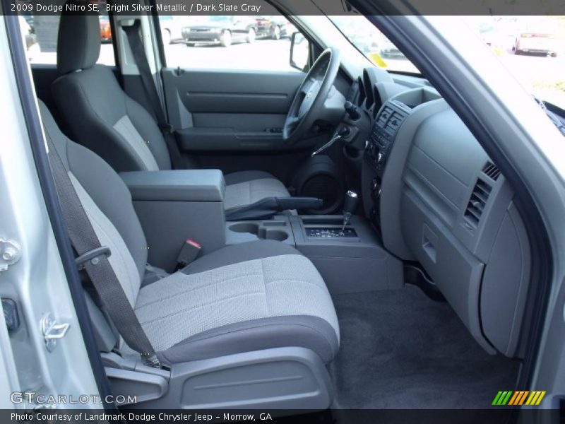 Bright Silver Metallic / Dark Slate Gray 2009 Dodge Nitro SE