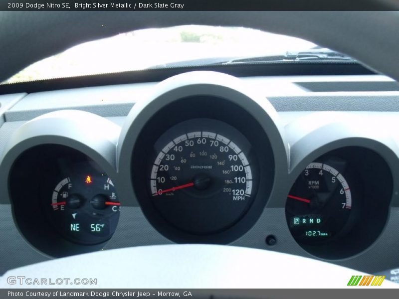 Bright Silver Metallic / Dark Slate Gray 2009 Dodge Nitro SE