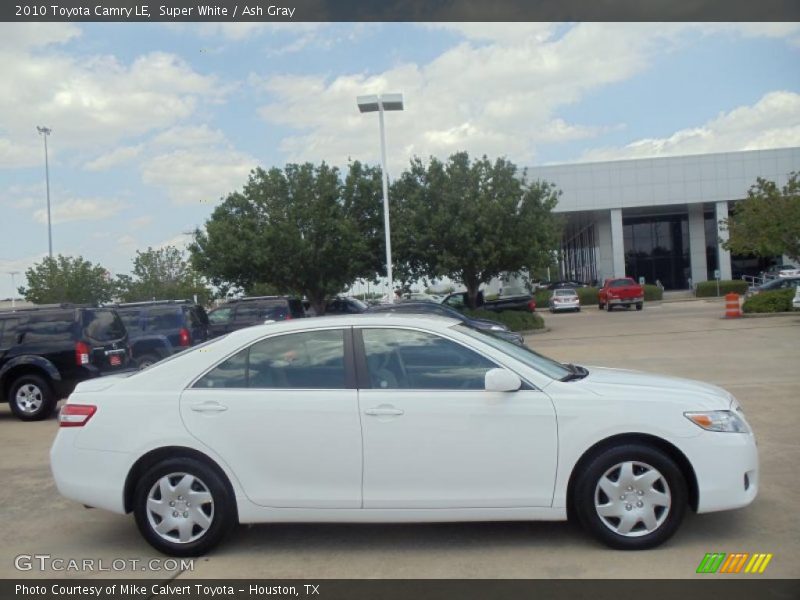 Super White / Ash Gray 2010 Toyota Camry LE