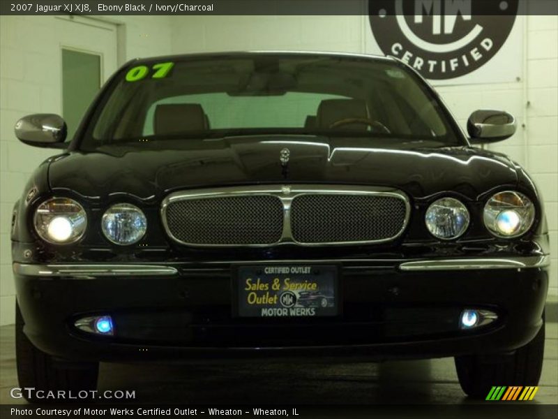 Ebony Black / Ivory/Charcoal 2007 Jaguar XJ XJ8