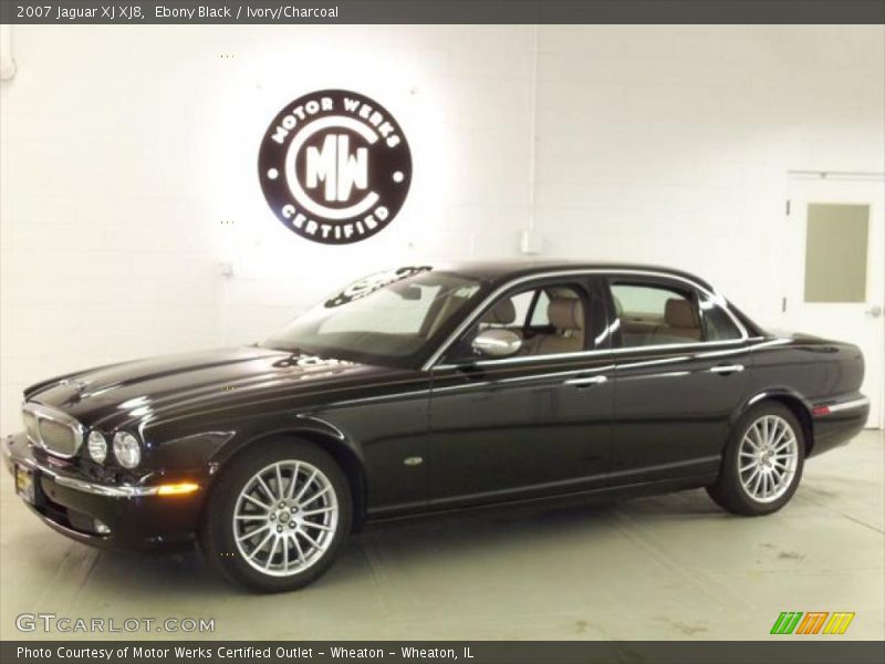 Ebony Black / Ivory/Charcoal 2007 Jaguar XJ XJ8