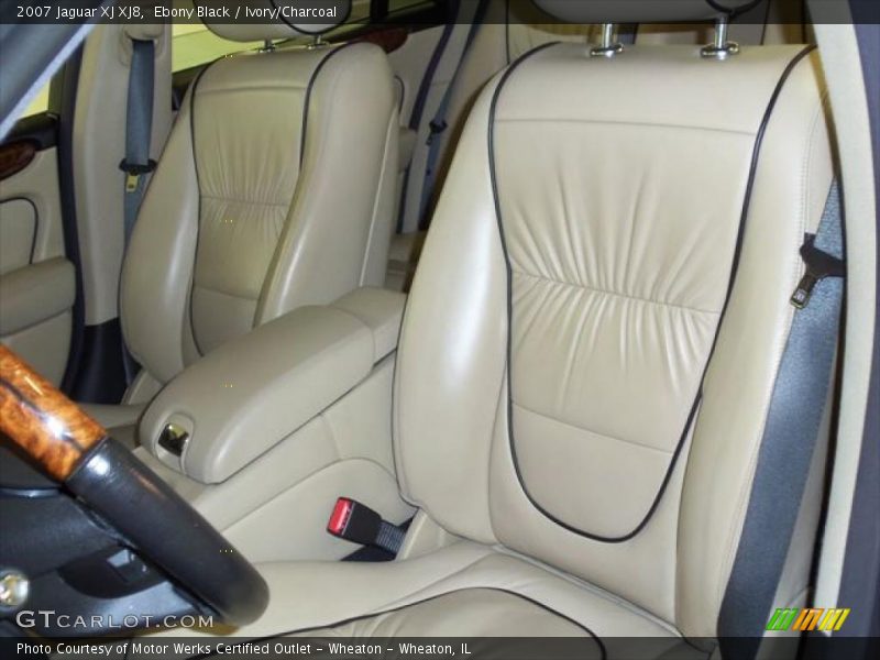 Ebony Black / Ivory/Charcoal 2007 Jaguar XJ XJ8