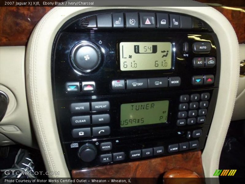Ebony Black / Ivory/Charcoal 2007 Jaguar XJ XJ8