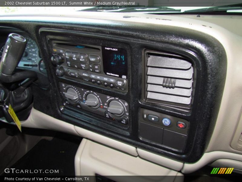 Summit White / Medium Gray/Neutral 2002 Chevrolet Suburban 1500 LT