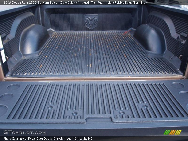 Austin Tan Pearl / Light Pebble Beige/Bark Brown 2009 Dodge Ram 1500 Big Horn Edition Crew Cab 4x4