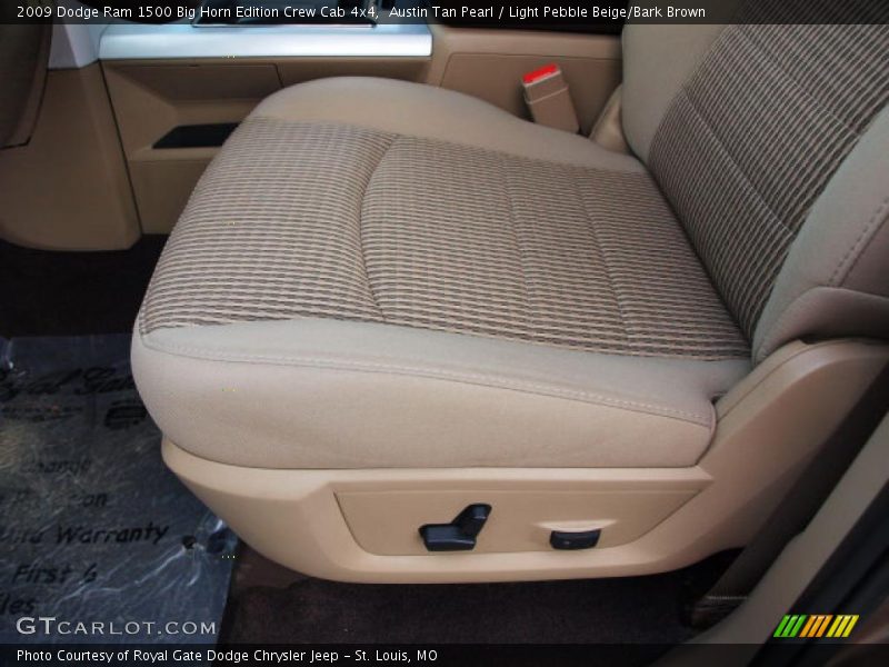 Austin Tan Pearl / Light Pebble Beige/Bark Brown 2009 Dodge Ram 1500 Big Horn Edition Crew Cab 4x4