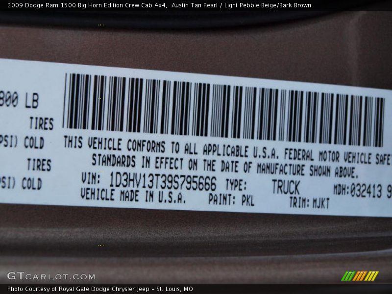 Austin Tan Pearl / Light Pebble Beige/Bark Brown 2009 Dodge Ram 1500 Big Horn Edition Crew Cab 4x4